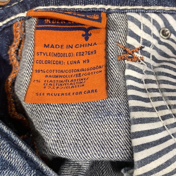 NWOT ROCK REVIVAL LUNA  MID RISE STRETCHY DENIM SHORTS WEAR CUFFED OR DOWN - Picture 14 of 16